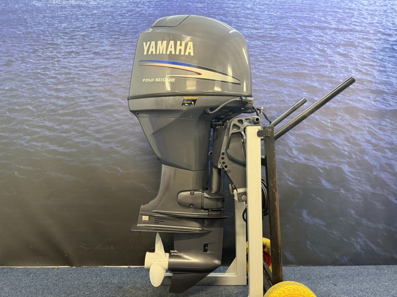 “ Yamaha 60 pk buitenboordmotor | Nieuwstaat | 360 uur “ Langstaart | Elektrische start | Powertrim