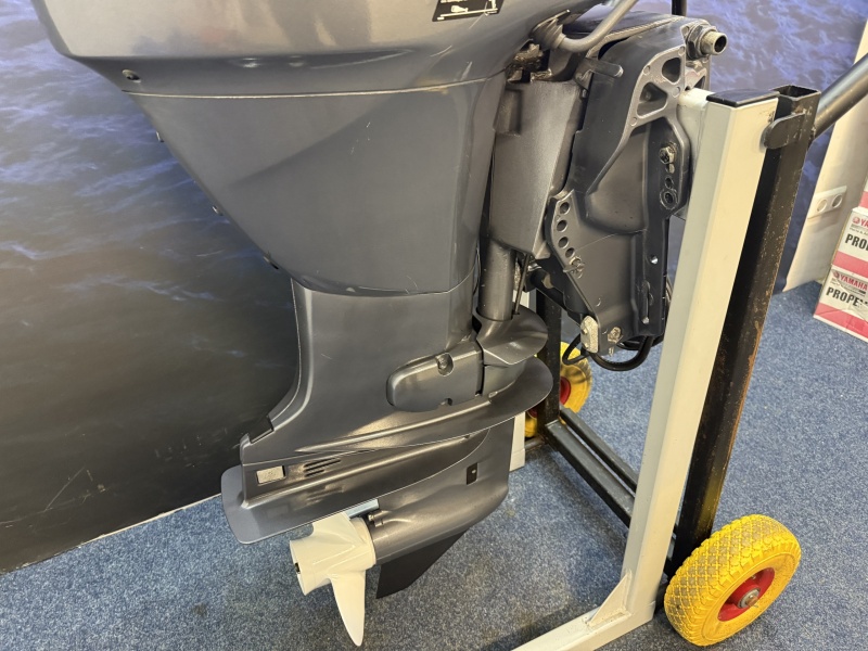 “ Yamaha 60 pk buitenboordmotor | Nieuwstaat | 360 uur “ Langstaart | Elektrische start | Powertrim