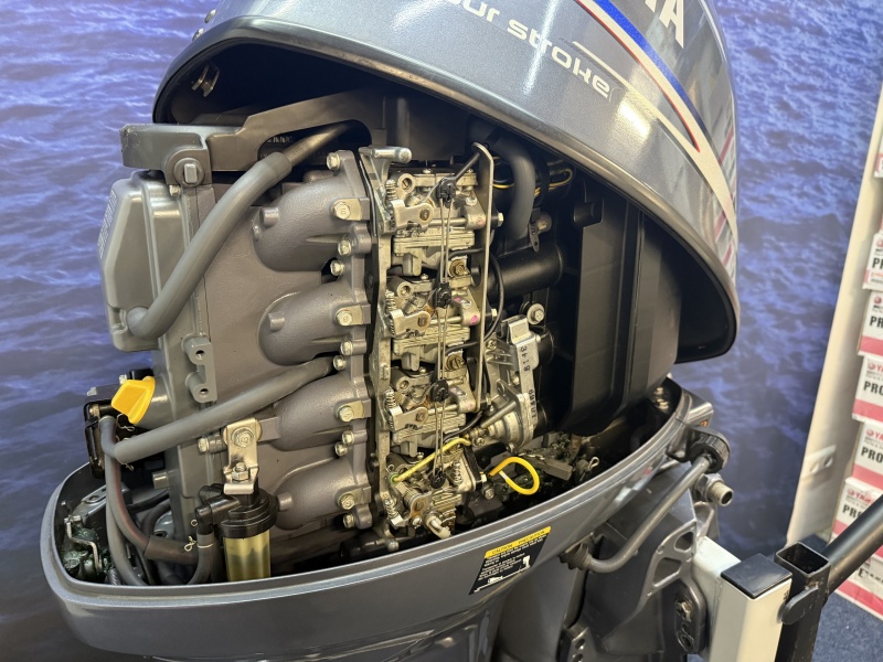 “ Yamaha 60 pk buitenboordmotor | Nieuwstaat | 360 uur “ Langstaart | Elektrische start | Powertrim