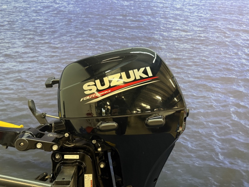 “ Suzuki 9.9 | Langstaart | Absolute nieuwstaat Langstaart | Knuppel bediening