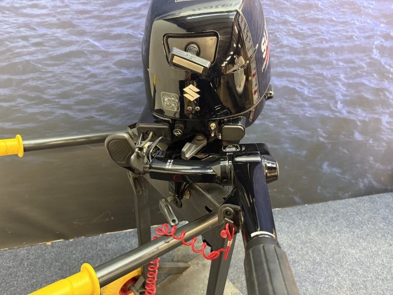 “ Suzuki 9.9 | Langstaart | Absolute nieuwstaat Langstaart | Knuppel bediening