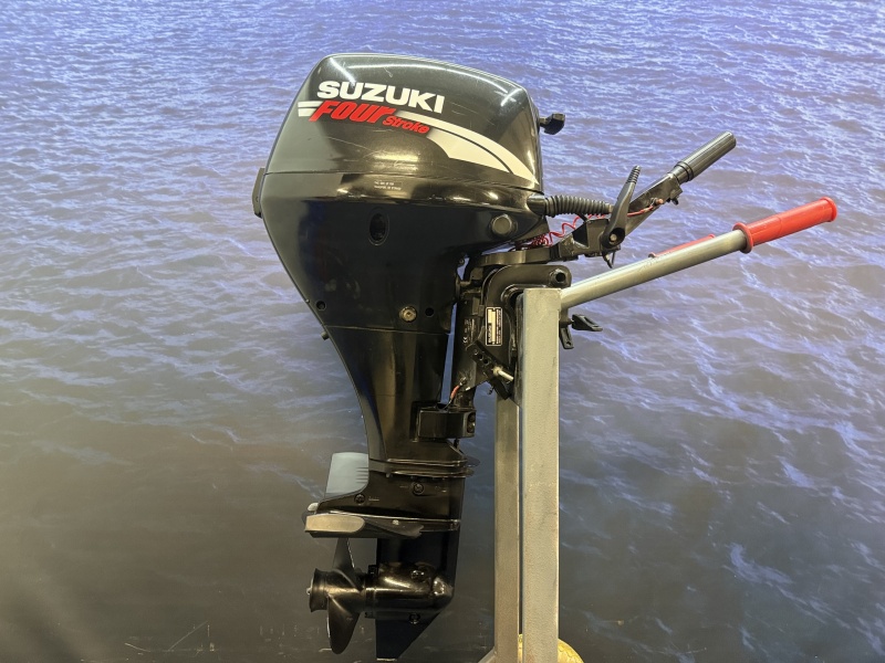 “ Suzuki 15 pk buitenboordmotor | Nette staat | Kortstaart “ DF15AS Kortstaart knuppel bediening