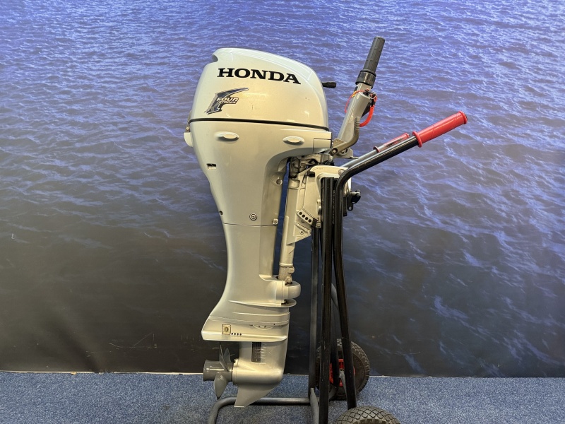 “ Honda 10 pk buitenboordmotor | Absolute nieuwstaat! “ “ BF10D LRU | Langstaart | Elektrische start | Knuppelbediening | “