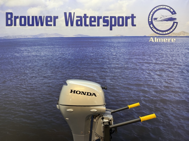 “ Honda 20 pk buitenboordmotor | Nieuwstaat! “ Honda BF20LRU Langstaart afstand bediend el start en