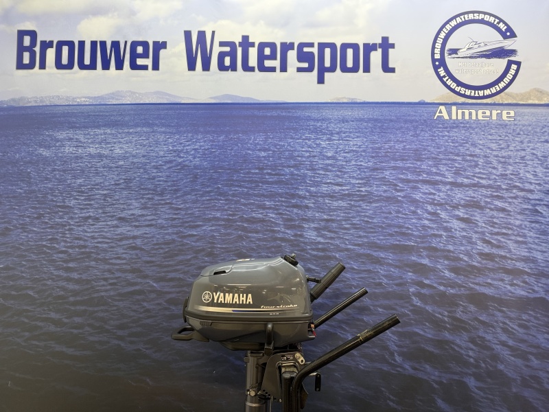 “ Yamaha 6pk buitenboordmotor | Nieuwstaat | 5 vaar uren “ F6CMHS zo goed als nieuwe gebruikte motor