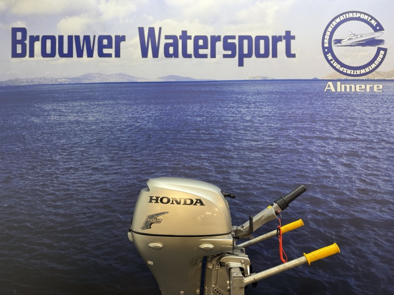 “Honda 20 pk | Kortstaart | Knuppel bediend “ BF20 SHU kortstaart gebruikt nog als nieuw
