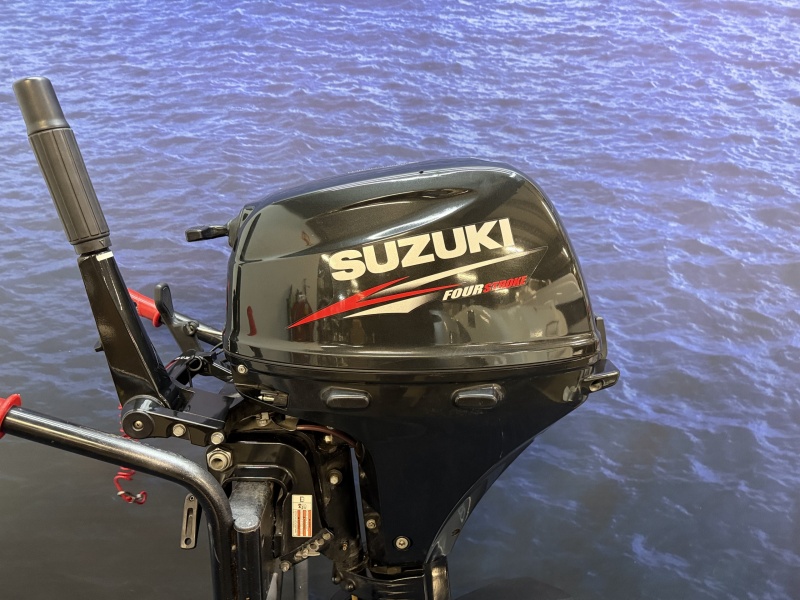 “ Suzuki 20 pk Kortstaart | Knuppel  | Nieuwstaat” F20 AS “Kortstaart | Knuppel bediend |