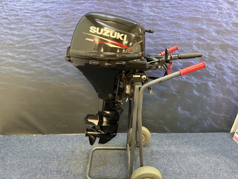 “ Suzuki 20 pk Kortstaart | Knuppel  | Zo goed als nieuw “ DF20AS “Kortstaart | Knuppel bediend |