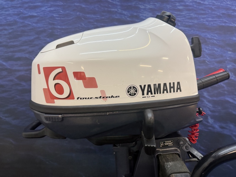 “ Yamaha 6pk buitenboordmotor | Nieuwstaat “ F6CMHS zo goed als nieuwe gebruikte motor