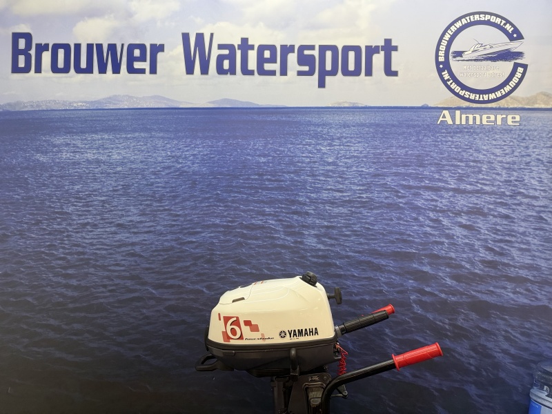 “ Yamaha 6pk buitenboordmotor | Nieuwstaat “ F6CMHS zo goed als nieuwe gebruikte motor