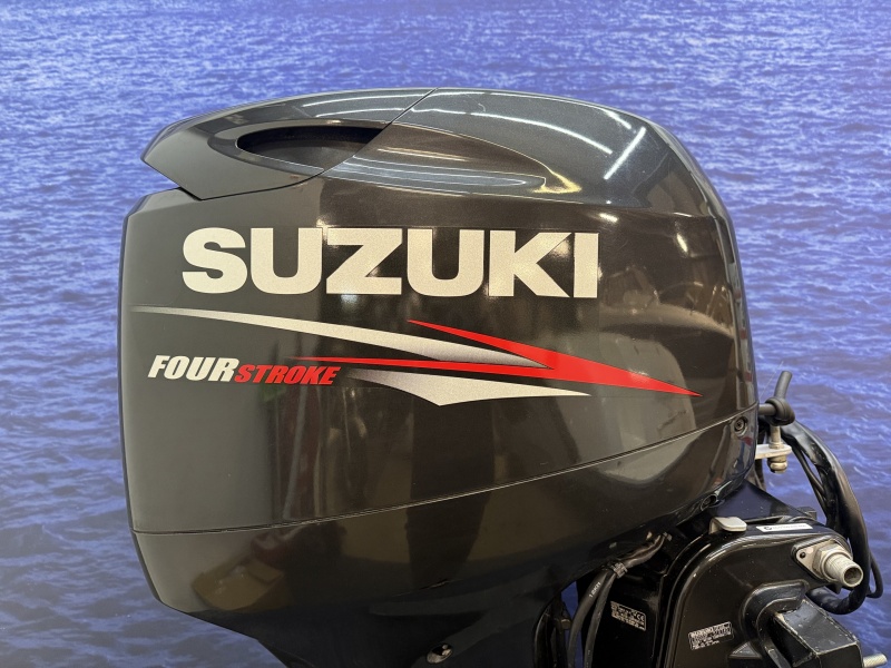 Suzuki 50 pk | Nieuwstaat | 1e eigenaar | Powertrim “ DF50ATL Langstaart Elektrische start Powertrim