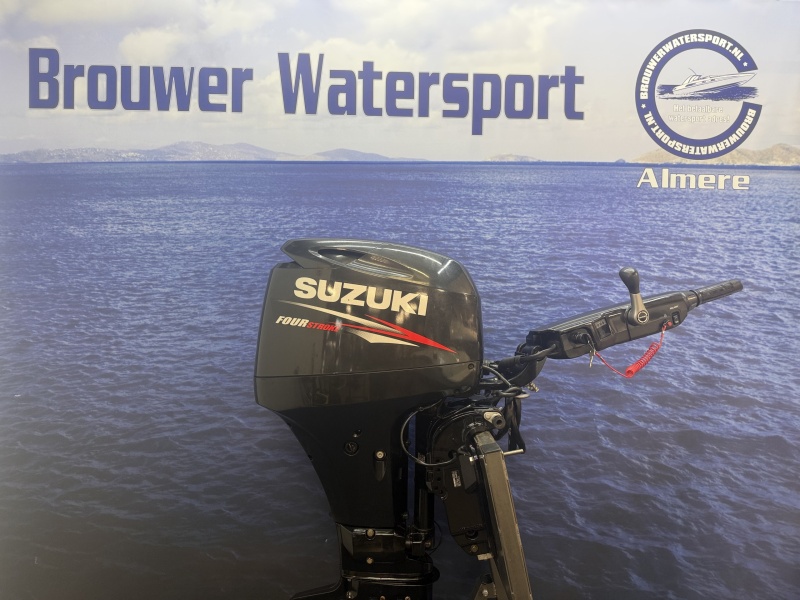 “ Suzuki 60 pk | Nieuwstaat | Big tiller | PowerTrim “ Langstaart elektrische start powertrim knuppel bediend