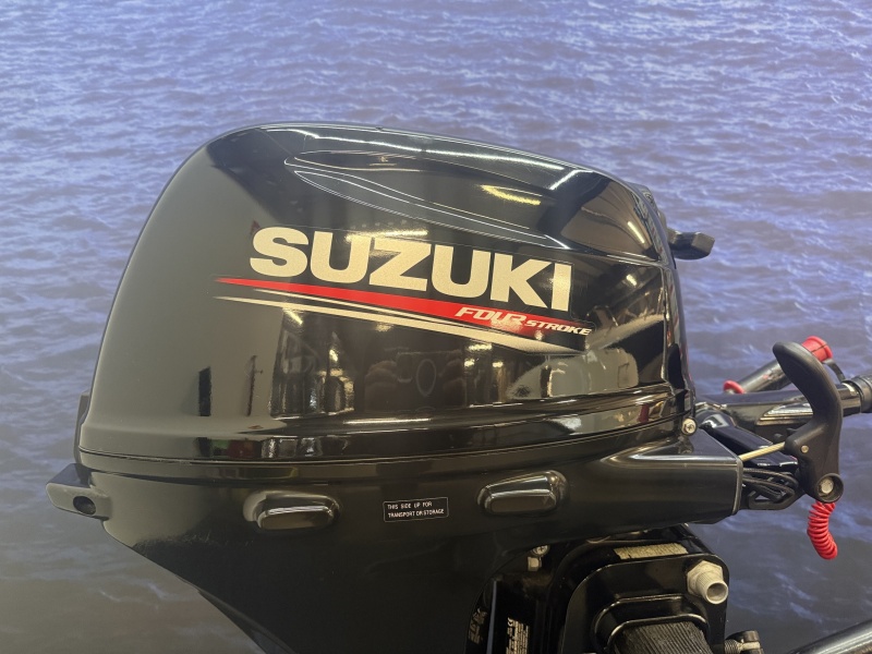 “ Suzuki 20 pk | Kortstaart | Knuppel  | Zo goed als nieuw “ DF20AS kortstaart, knuppel besturing