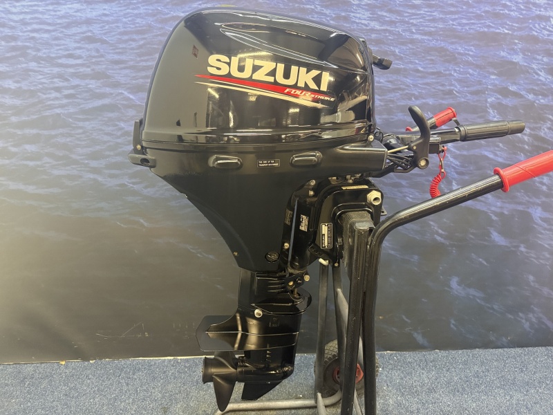 “ Suzuki 20 pk | Kortstaart | Knuppel  | Zo goed als nieuw “ DF20AS kortstaart, knuppel besturing