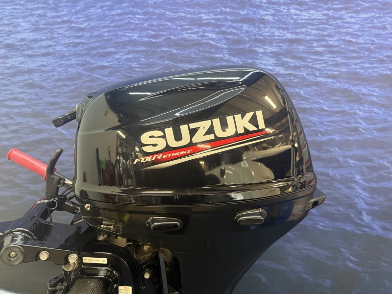 “ Suzuki 20 pk | Kortstaart | Knuppel  | Zo goed als nieuw “ DF20AS kortstaart, knuppel besturing