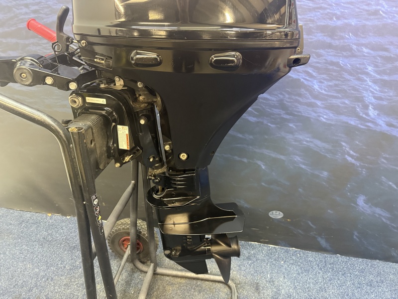 “ Suzuki 20 pk | Kortstaart | Knuppel  | Zo goed als nieuw “ DF20AS kortstaart, knuppel besturing