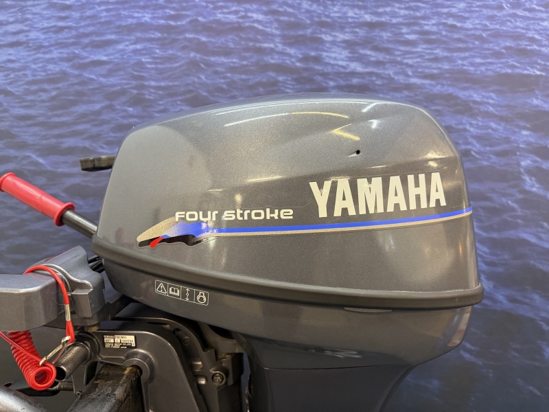 “Yamaha 8 pk | Buitenboordmotor | Langstaart | Nieuwstaat” F8FMHL zo goed als nieuw